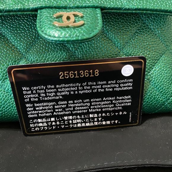RARE Stunning Chanel 18s Caviar green large wallet - Picture 5 of 9